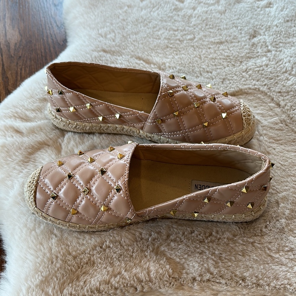Steve Madden slip one